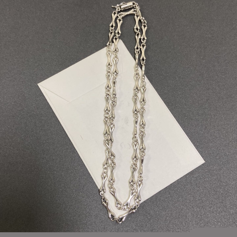 Ch**me He**ts necklaces